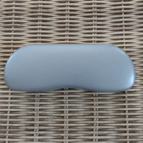 SOLD OUT Ray-Ban Titanium glasses case Gray - Picture 2 of 5